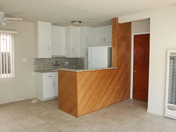 5th image of 146 13th St APT 3