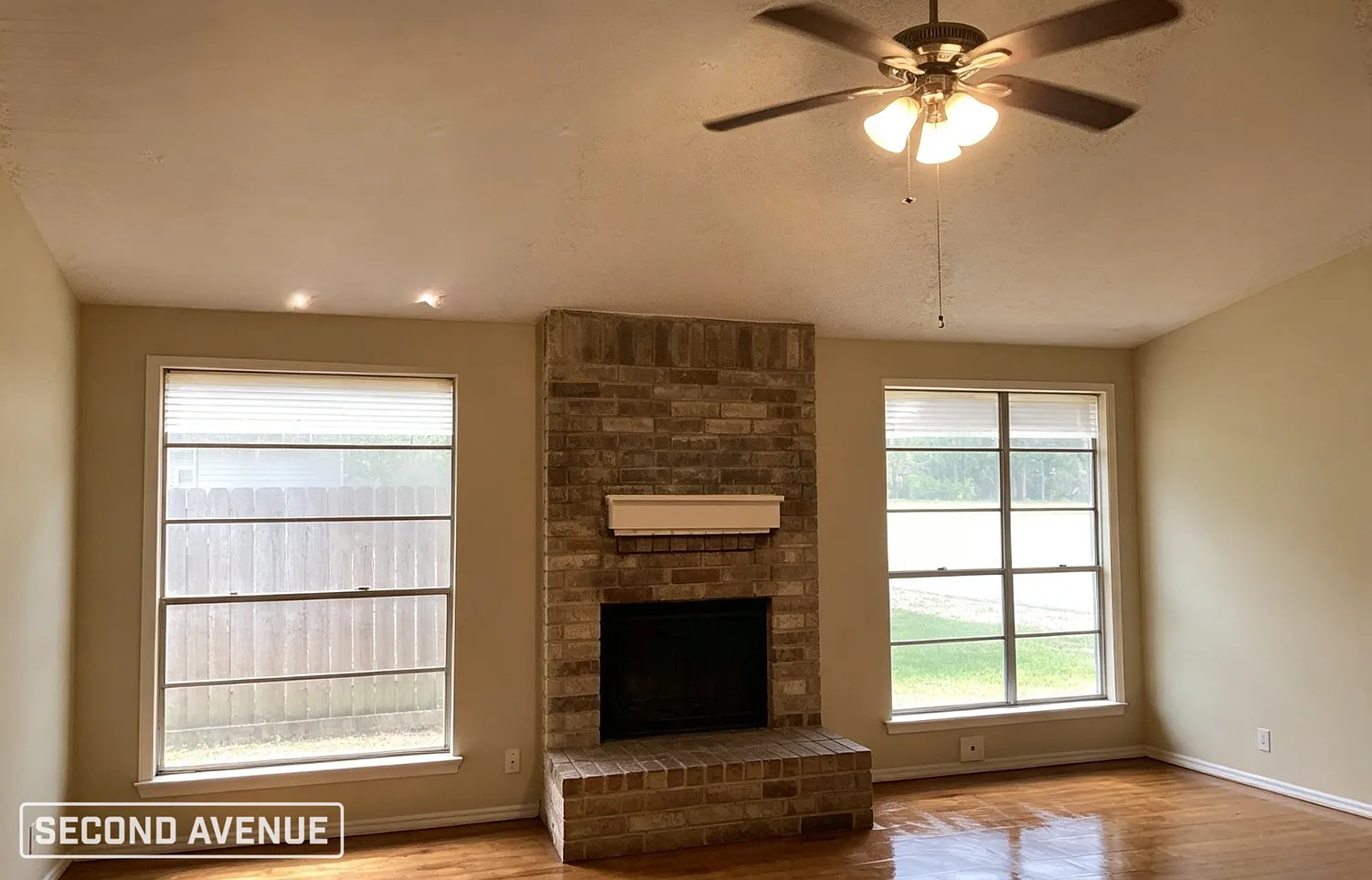 3 bed, 3.0 bath, 2008 sqft, $1,895 — Photo 2