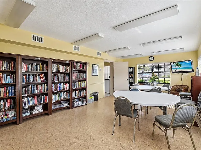 19505 Quesada Ave — Photo 41