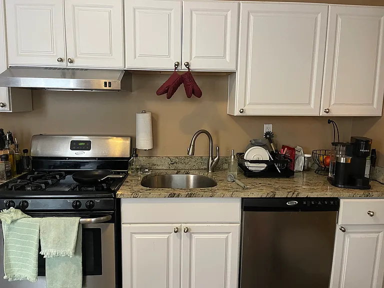 42 Calvin St #1L — Photo 5