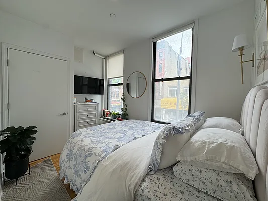 Rented by Compass | media 7