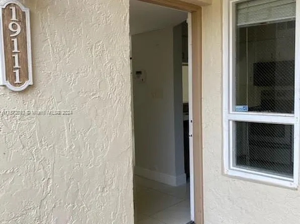 19111 Glenmoor Dr, West Palm Beach, FL 33409