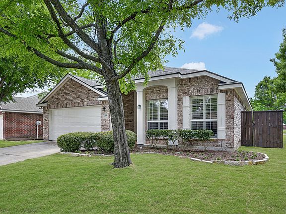 2nd image of 1369 Royal Oaks Dr