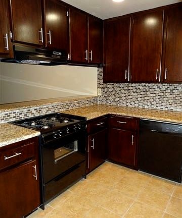 5th image of 430 Gaviota Ave APT 202