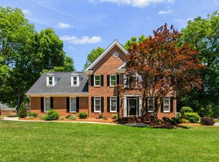 113 Stoneleigh Dr, Cary, NC 27511