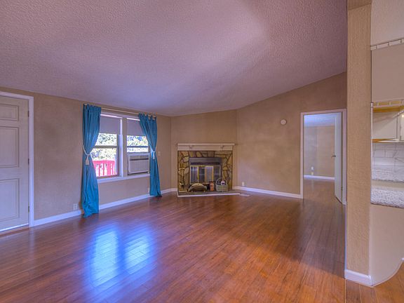 4th image of 3049 Comanche Dr