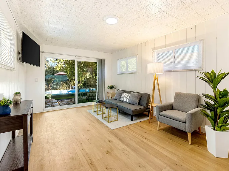 7512 Amigo Ave — Photo 16