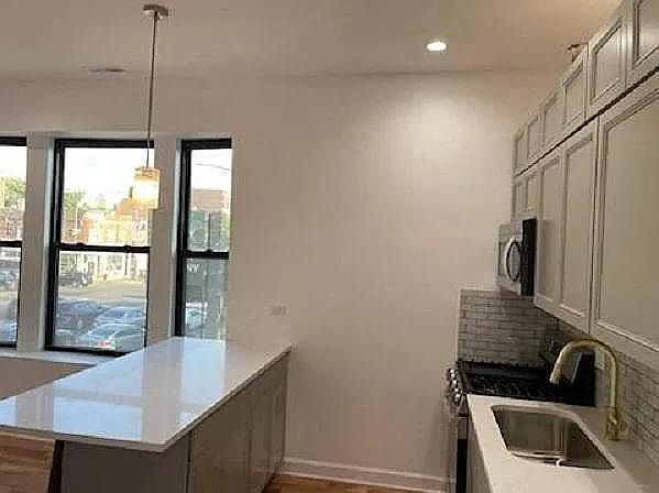 1st image of 4410 N Western Ave #3