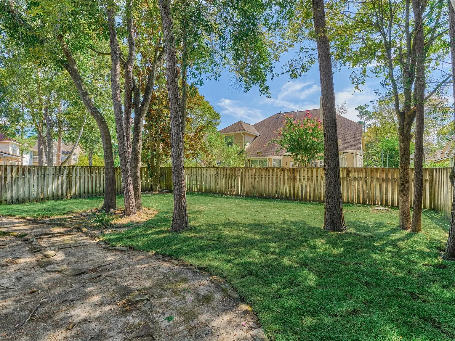 4 bed, 2.5 bath, 2162 sqft, $2,450 — Photo 3