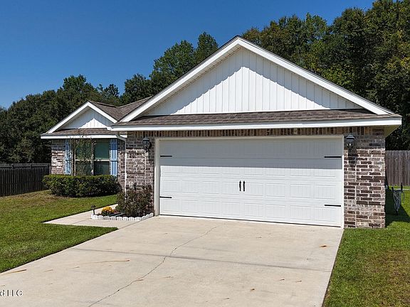 3rd image of 20 Summit View Dr