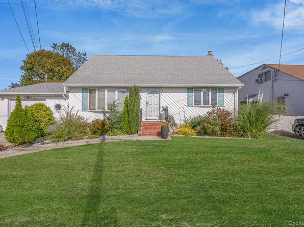350 52nd Street, Lindenhurst, NY 11757
