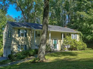 12 Rosehill Dr, Armonk, NY 10504