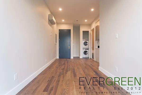 Rented by Evergreen Apartments BK | media 27