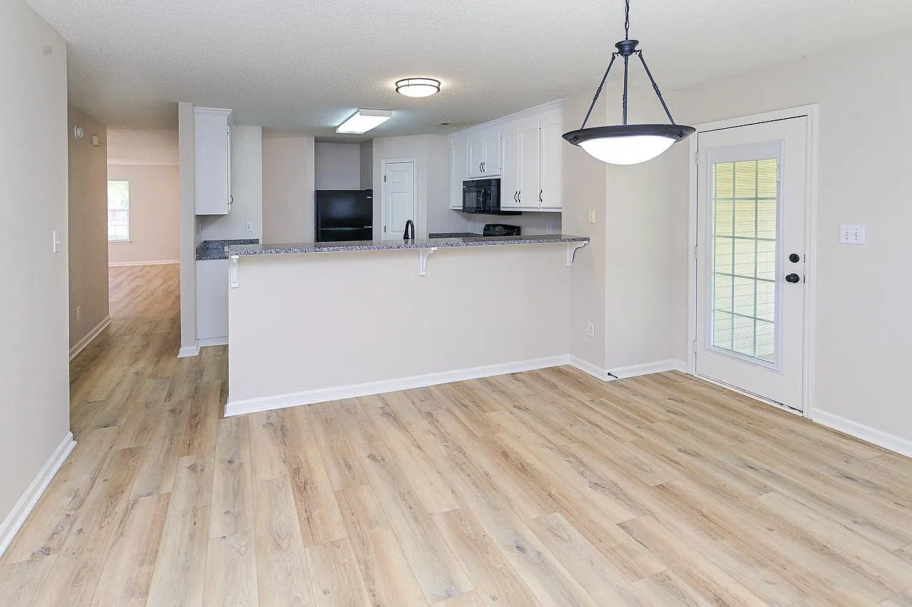 110 Lonesome Ct — Photo 4