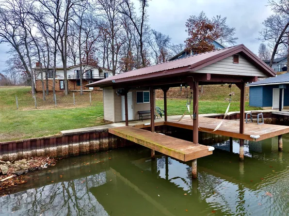 15981 N Hillcrest Dr, Effingham, IL 62401