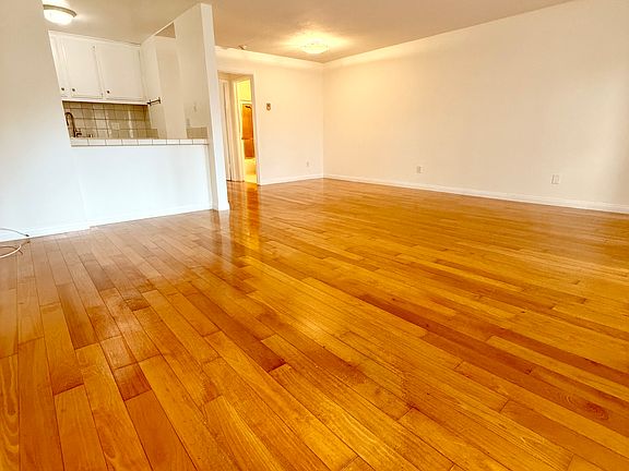 4th image of 906 Camino Real Unit 103