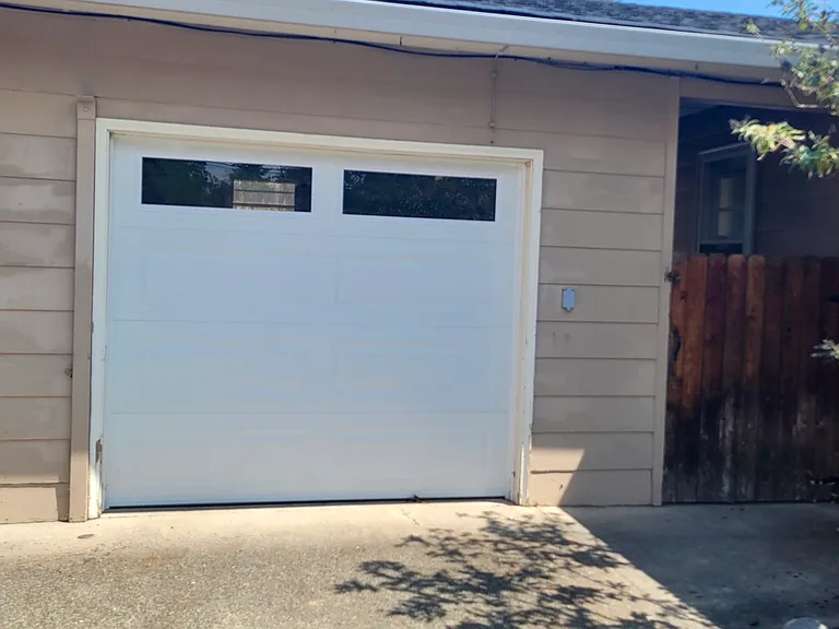 911 NE Campus Dr — Photo 16