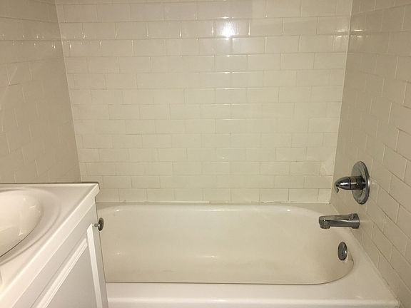 4th image of 506 S Juniper St #1