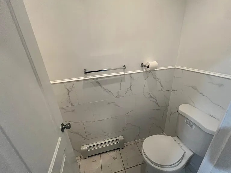 14421 Lakewood Ave #1 — Photo 8