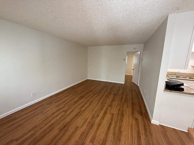 3911 Oregon St #6 — Photo 5