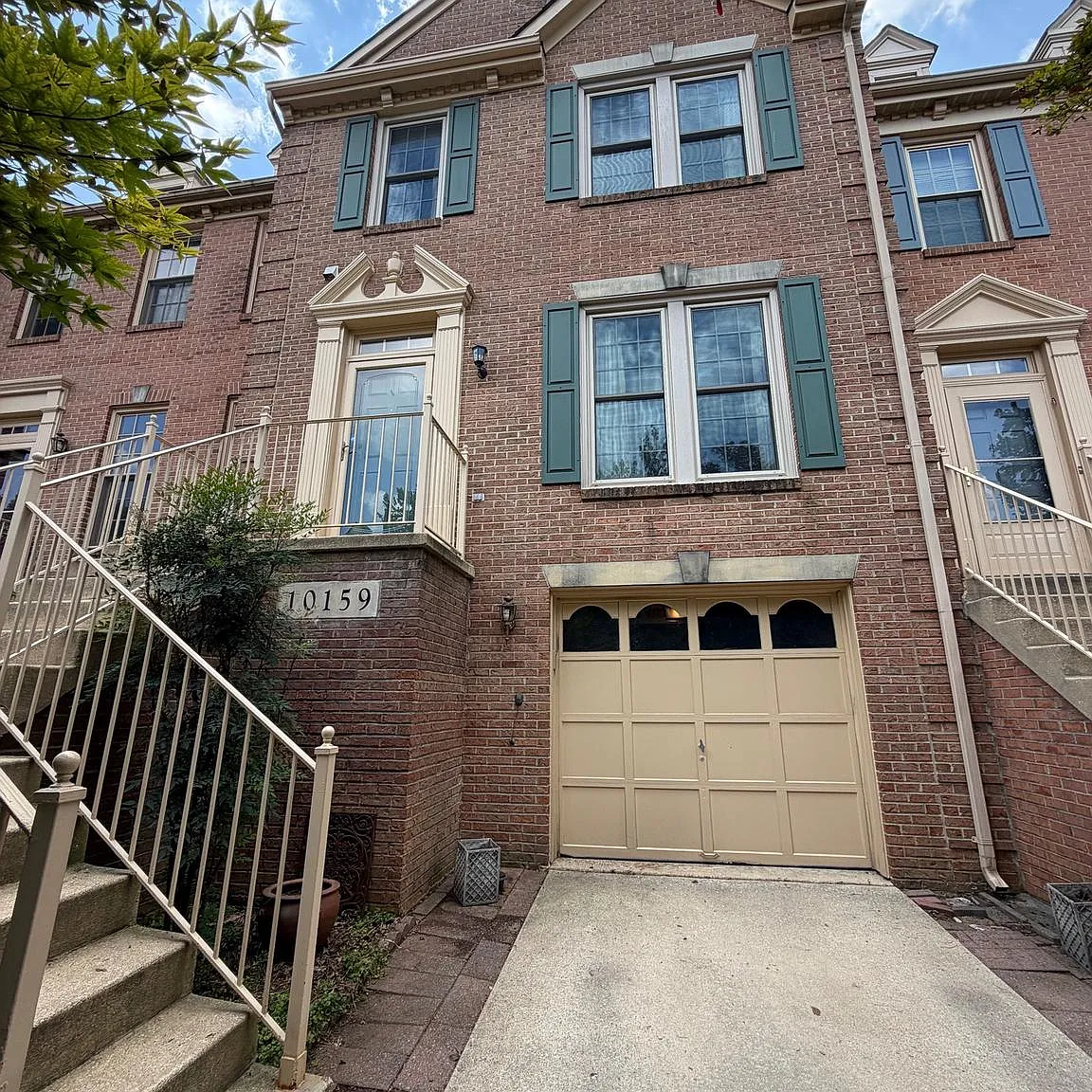 3 bed, 4.0 bath, 1920 sqft, $3,449 — Photo 1