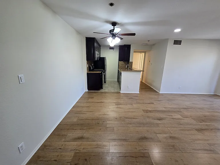 Strathmore Regency — Photo 117