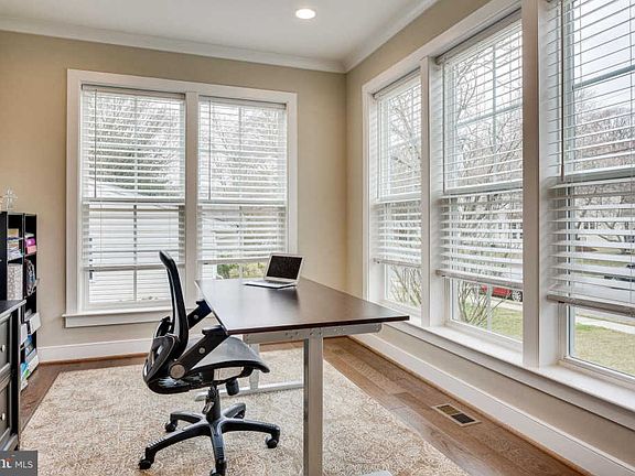 5th image of 119 Casmar St SE