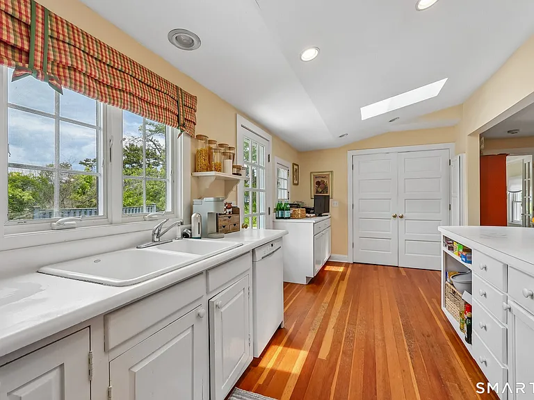 153 Middle Beach Rd — Photo 12
