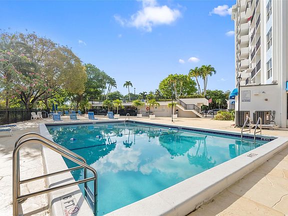 3rd image of 1800 N Andrews Avenue #8J