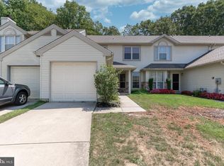 15 Fox Meadow Dr, Sicklerville, NJ 08081