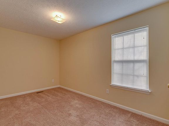 5th image of 628 Courtland St #628