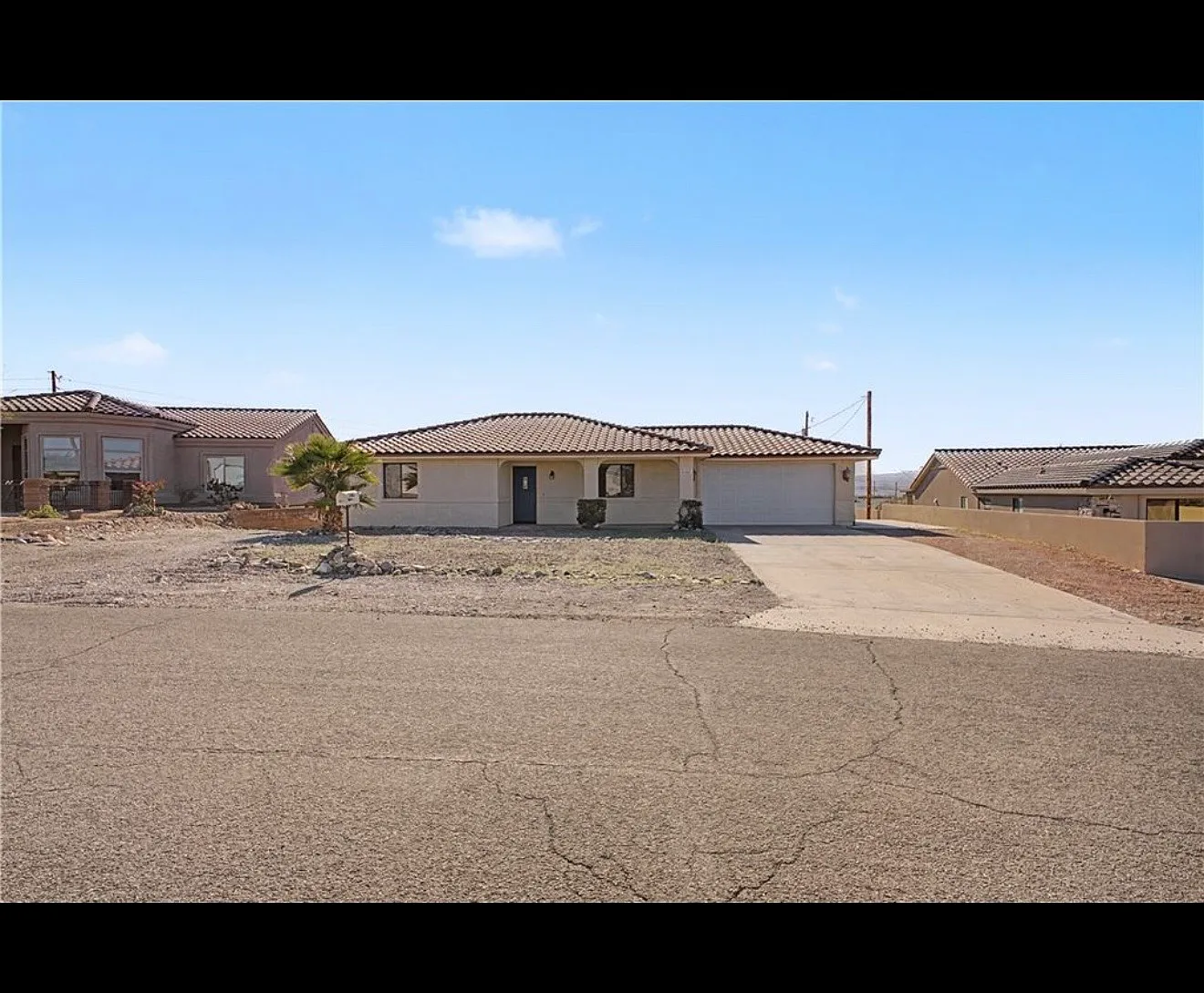 4 bed, 2200 sqft, $2,200 — Photo 3