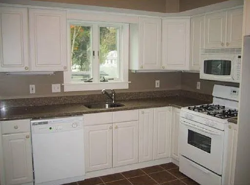 27 Boynton St — Photo 3