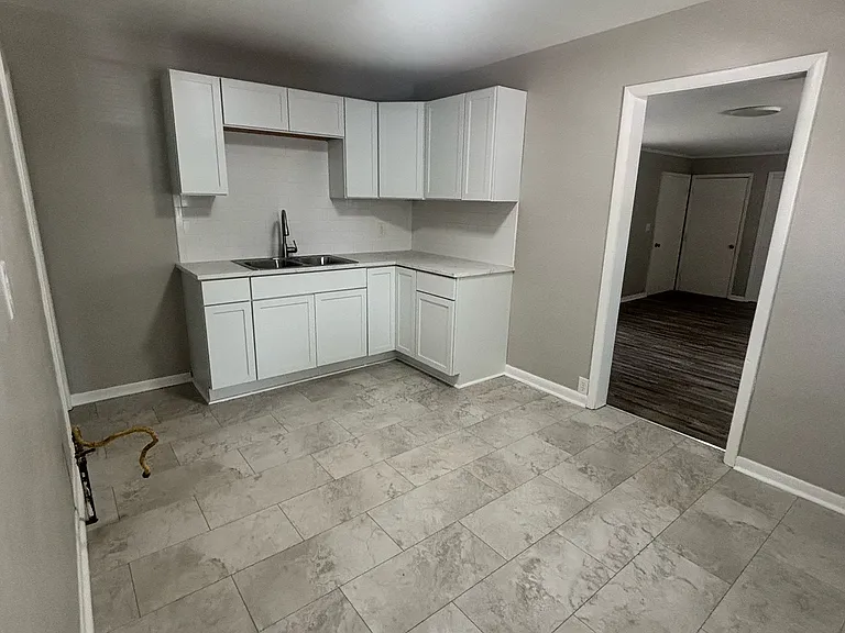 624 Alliance Ave — Photo 3