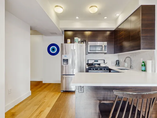 399 East Eighth Street image 6 of 7