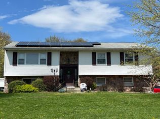 10 Canterbury Cir, Washingtonville, NY 10992