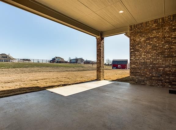 4th image of 2220 Lucas Creek Dr