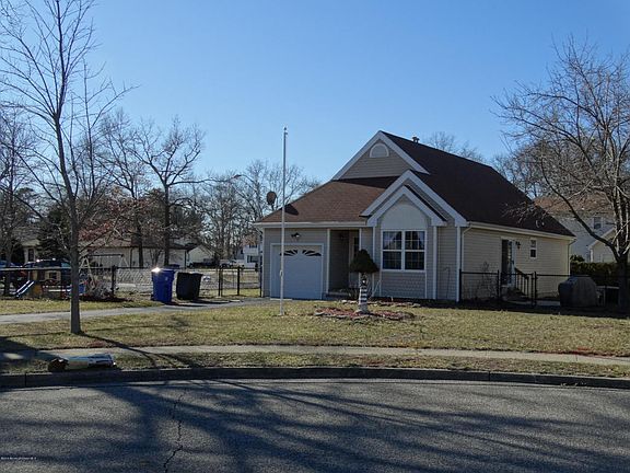 2nd image of 31 Edna Ct