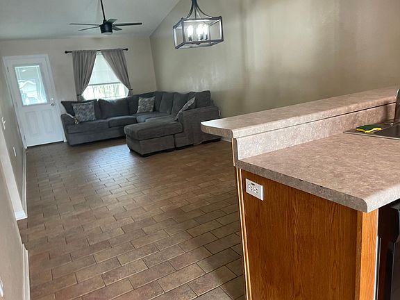 3rd image of 7901 Stonebrook Dr