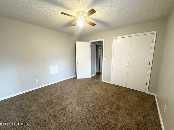 3rd image of 203 Oakwood Ln