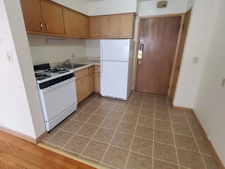 1851 N Oakland Ave (18 Unit) — Photo 6