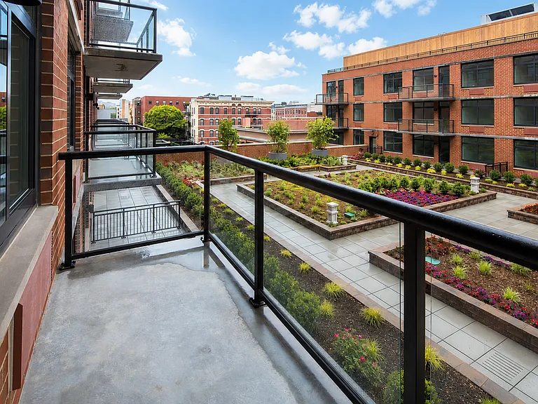 1400 Hudson St #525 — Photo 1