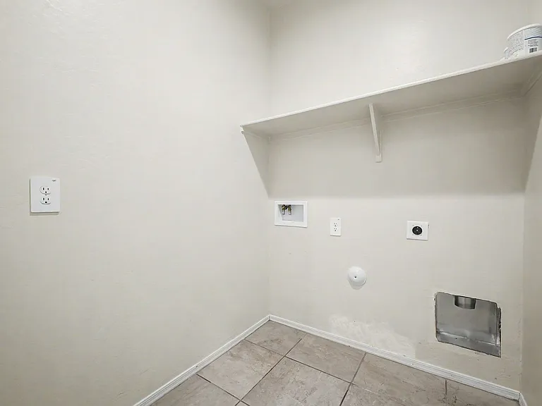 24542 W Raymond St — Photo 20