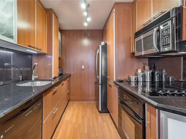 1670 Bay Rd APT 2E, Miami Beach, FL 33139