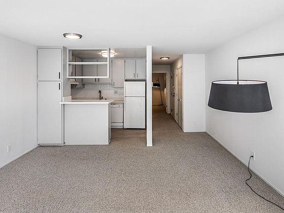 3rd image of 3053 Pine St APT 103
