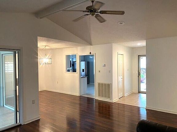 3rd image of 608 Clarendon Pl NW