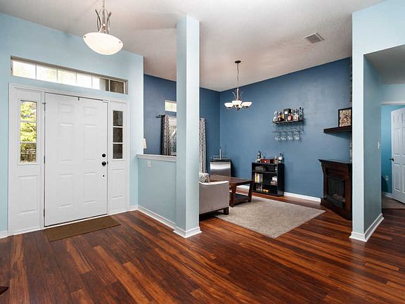 4th image of 1200 Blackberry Cir