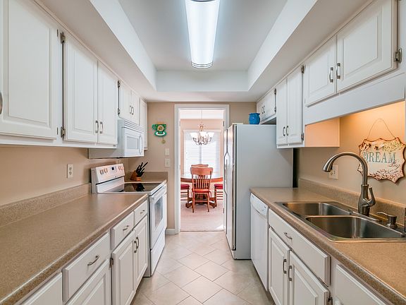 4th image of 6710 Carinthia Drive