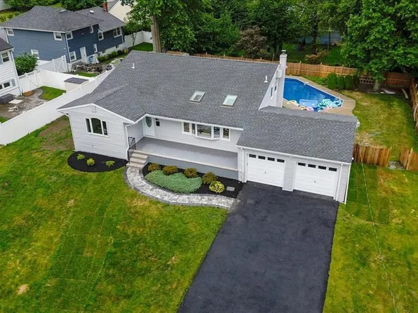 802 Plympton St, New Milford, NJ 07646