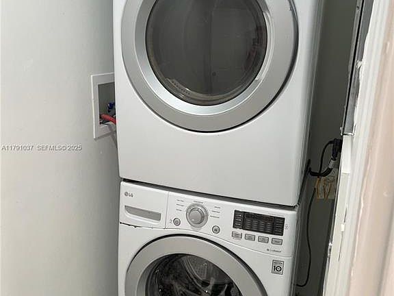5th image of 4337 SW 49th St
